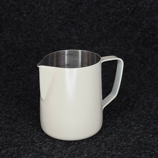 Barista Milchkanne aus Edelstahl – Profi Milchkännchen zum Aufschäumen (350 ml / 600 ml / 900 ml)