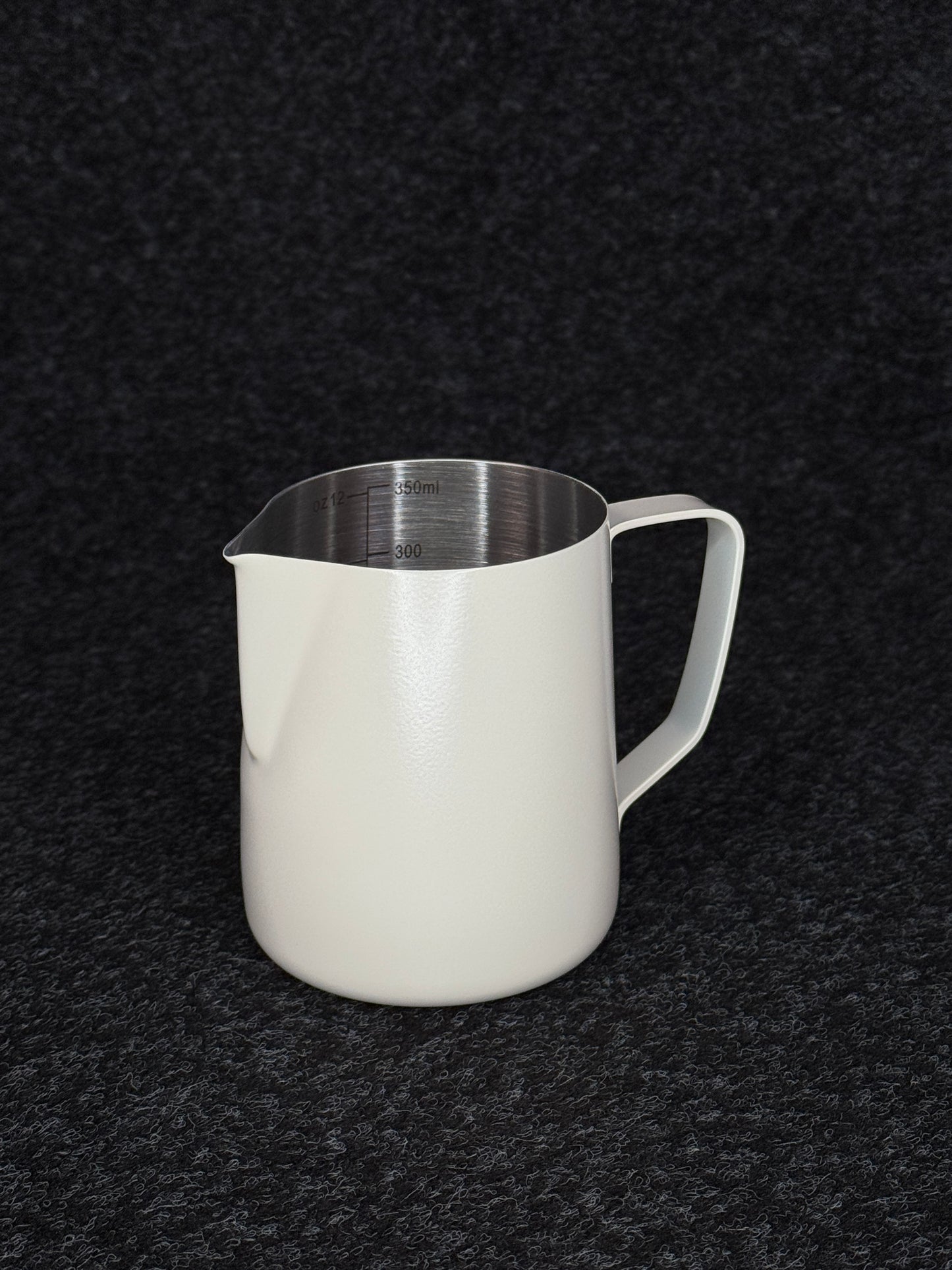 Barista Milchkanne aus Edelstahl – Profi Milchkännchen zum Aufschäumen (350 ml / 600 ml / 900 ml)